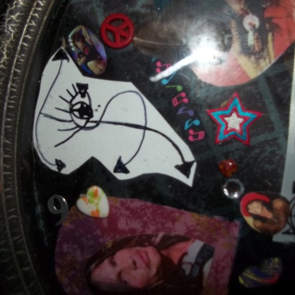 STEVEN TYLER CLOCK - Picture 2 of 5